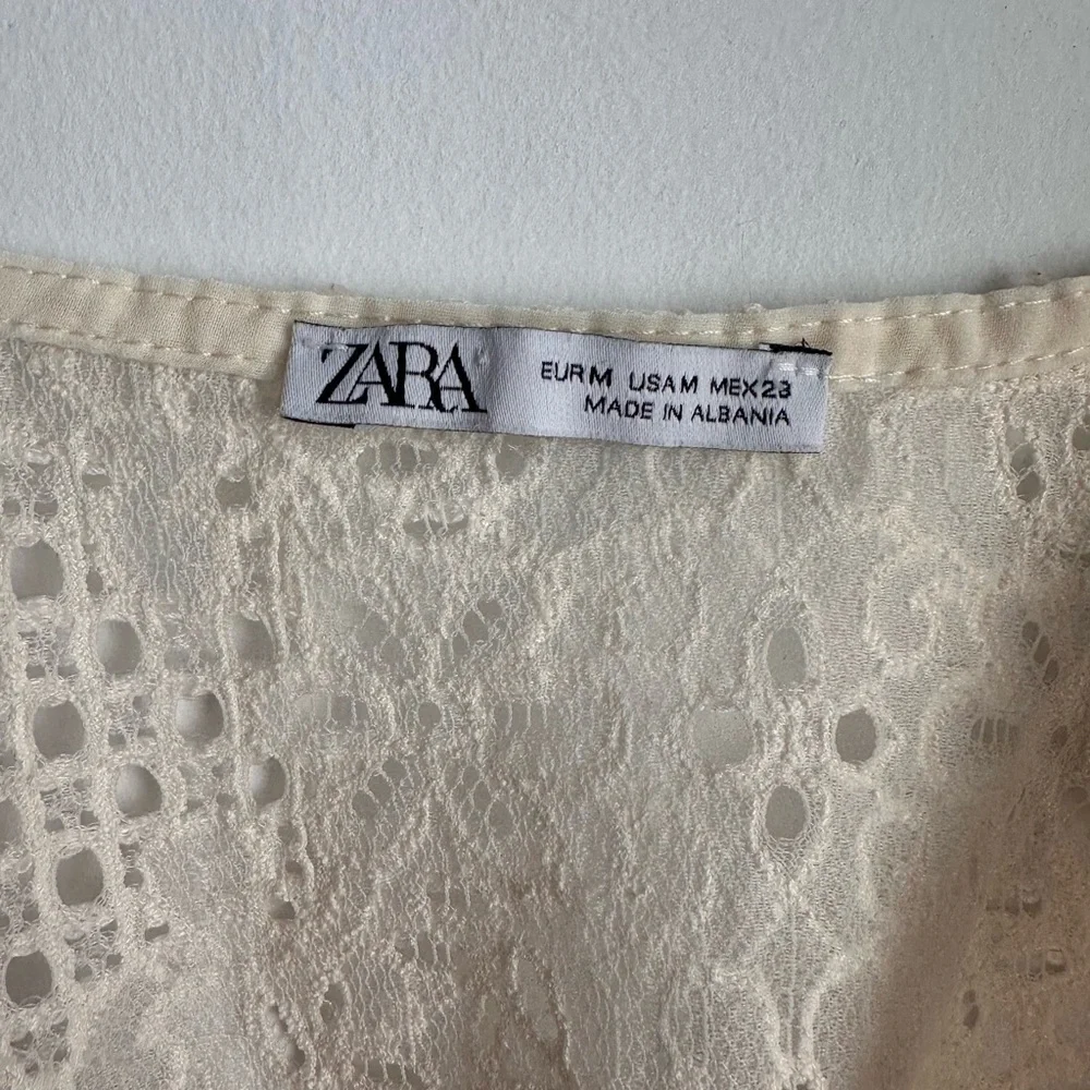 Zara Cream Lace Blouse - Picture 2 of 3